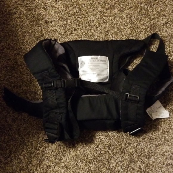 Infantino flip front 2 back carrier - Picture 4 of 4